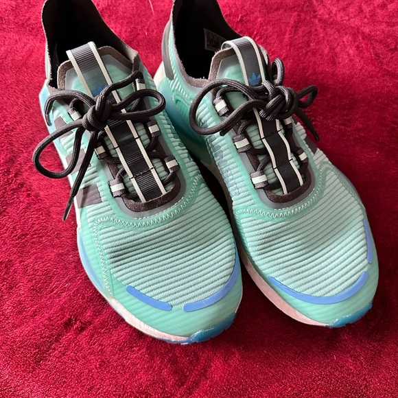 Halo x Adidas NMD V3 men’s sneakers, great condition. 6.5. - Picture 1 of 7